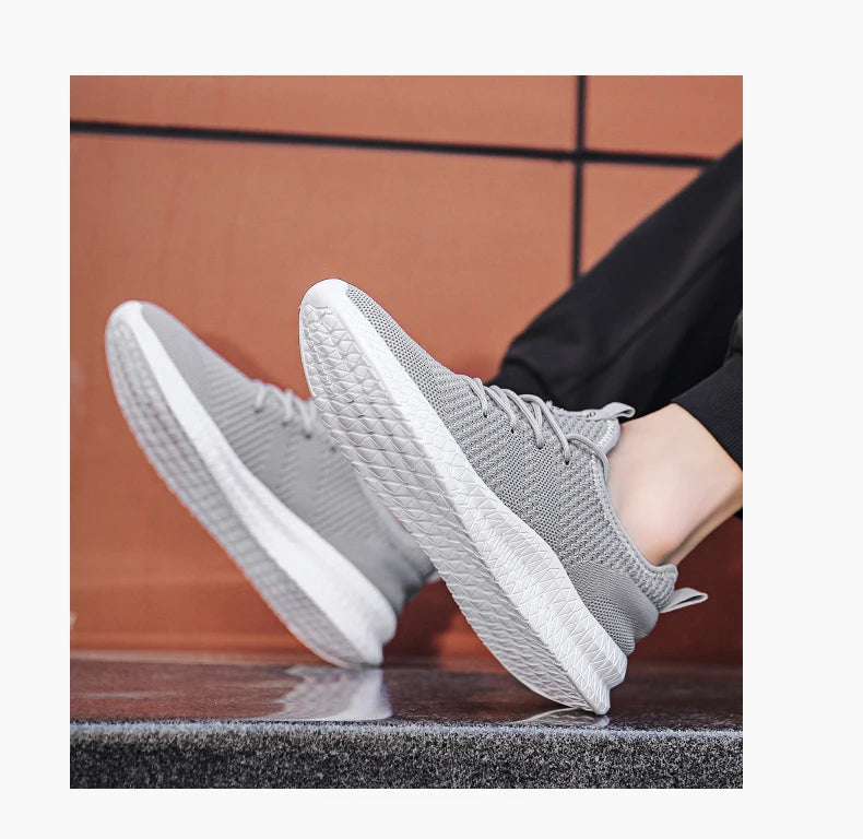 2022 Men’s Fashion Sneakers – Breathable & Lightweight